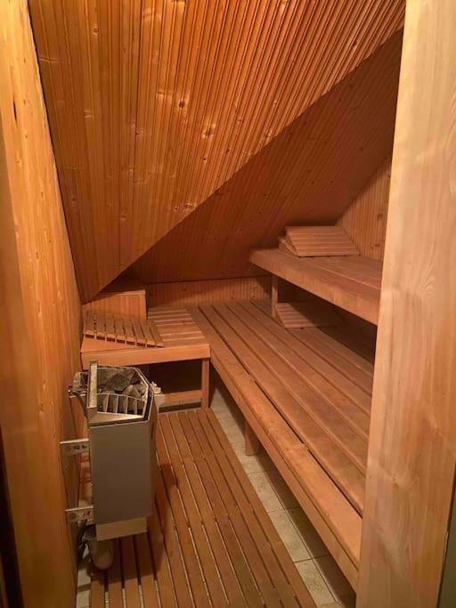 Rooftop 180M2 Loft With Private Sauna, براتسيلافا المظهر الخارجي الصورة