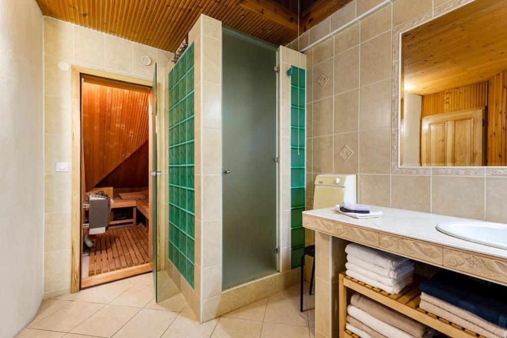 Rooftop 180M2 Loft With Private Sauna, براتسيلافا المظهر الخارجي الصورة